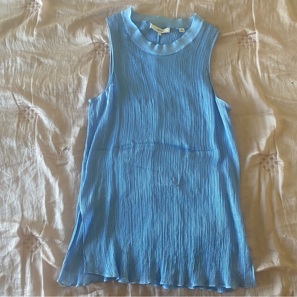 Vince Silk Blue Pleated Top sz L but fits M/S - Picture 1 of 1